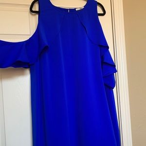 Cold shoulder plus size dress